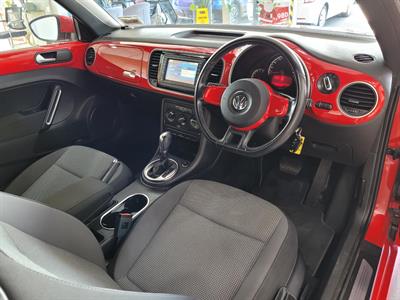 2013 Volkswagen Beetle - Thumbnail