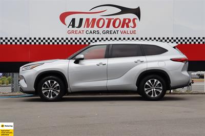 2022 Toyota Highlander - Thumbnail