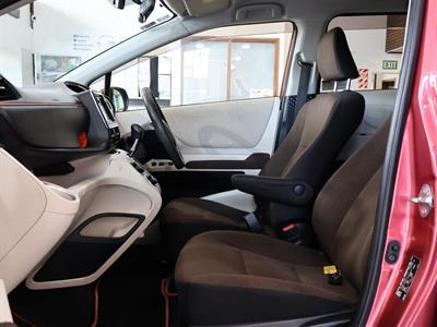 2016 Toyota Sienta - Thumbnail