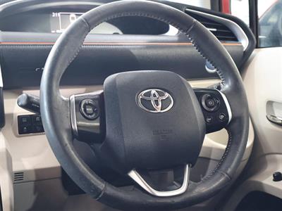 2016 Toyota Sienta - Thumbnail