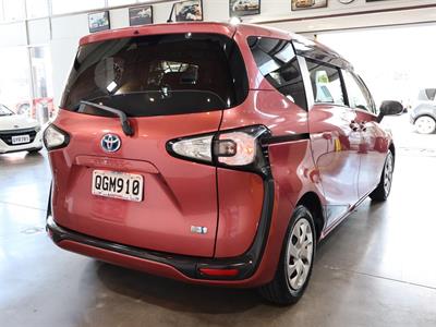 2016 Toyota Sienta - Thumbnail