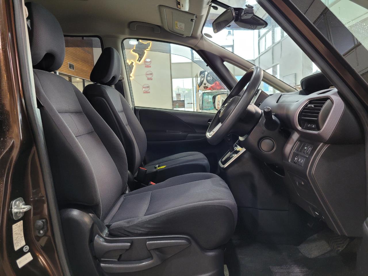 2017 Nissan Serena