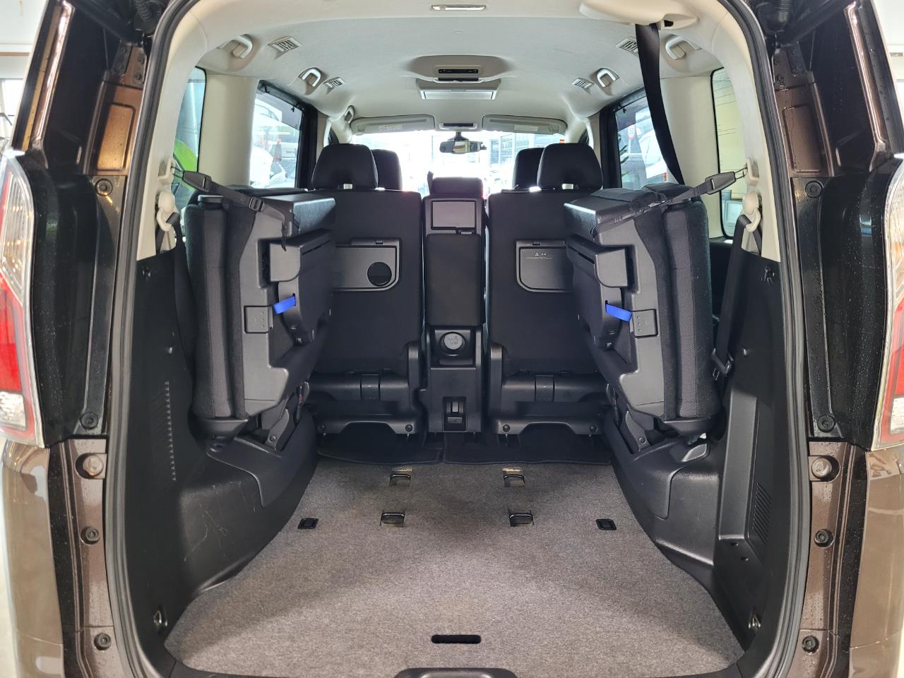 2017 Nissan Serena