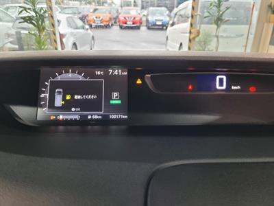 2017 Nissan Serena - Thumbnail