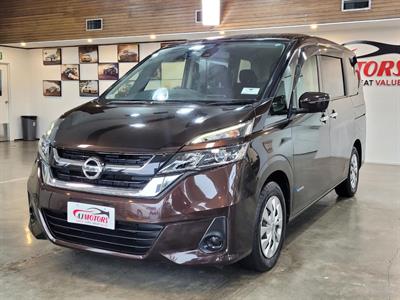 2017 Nissan Serena - Thumbnail