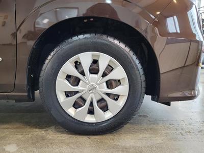 2017 Nissan Serena - Thumbnail