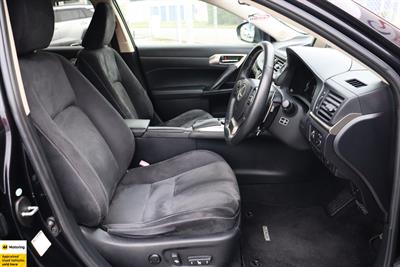 2014 Lexus CT200H - Thumbnail