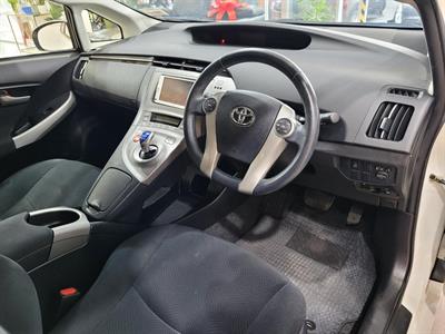 2014 Toyota Prius - Thumbnail