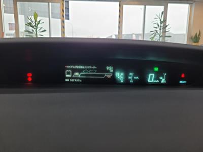 2014 Toyota Prius - Thumbnail