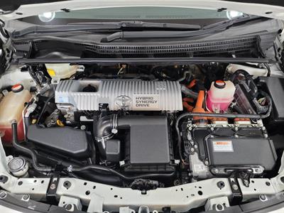 2014 Toyota Prius - Thumbnail