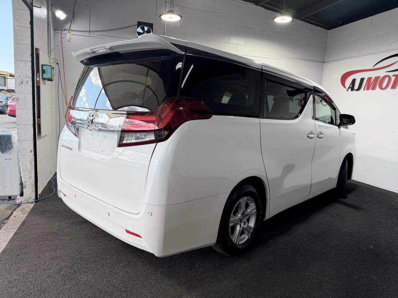 2016 Toyota Alphard