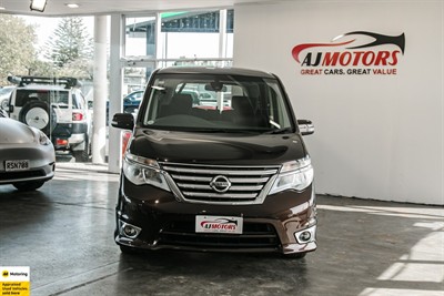2015 Nissan Serena - Thumbnail