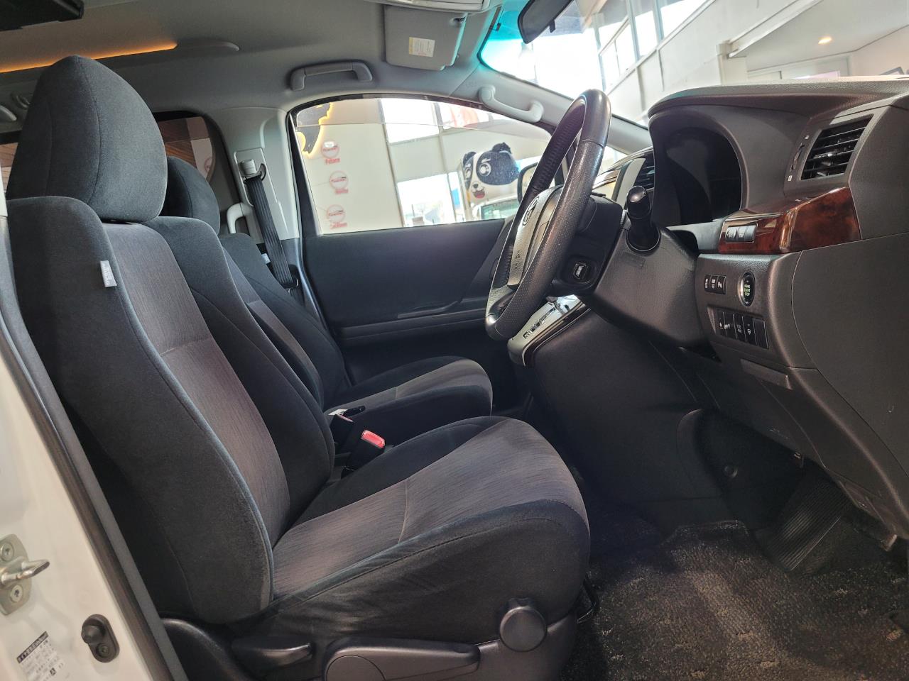 2014 Toyota Alphard