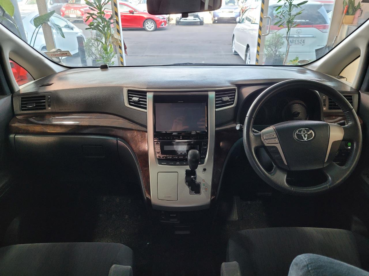2014 Toyota Alphard