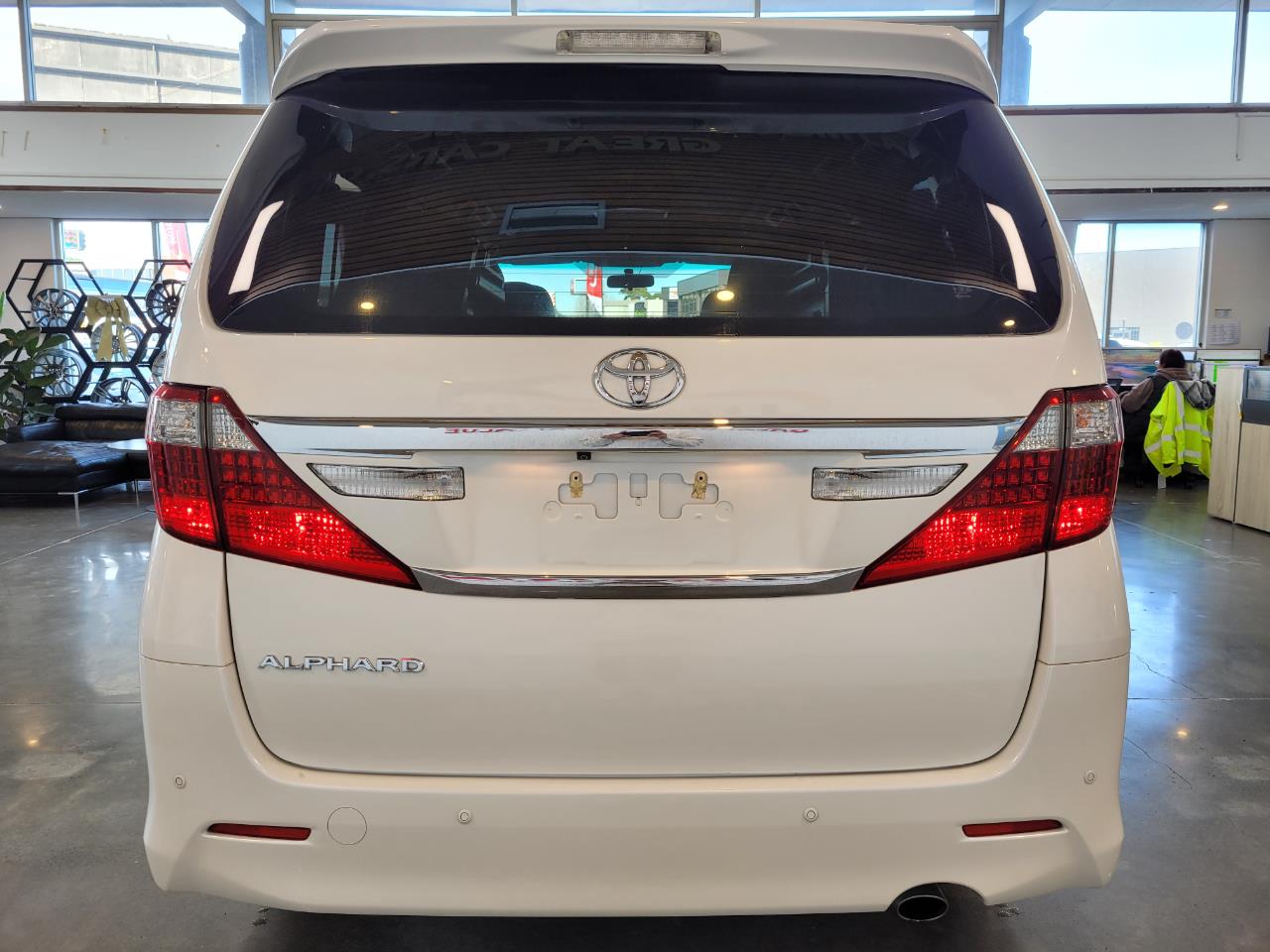 2014 Toyota Alphard