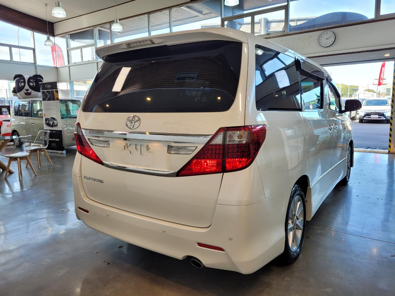 2014 Toyota Alphard