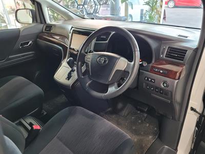 2014 Toyota Alphard - Thumbnail