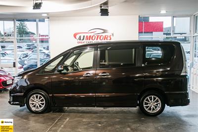 2016 Nissan Serena - Thumbnail