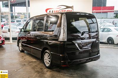 2016 Nissan Serena - Thumbnail