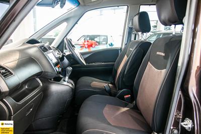 2016 Nissan Serena - Thumbnail