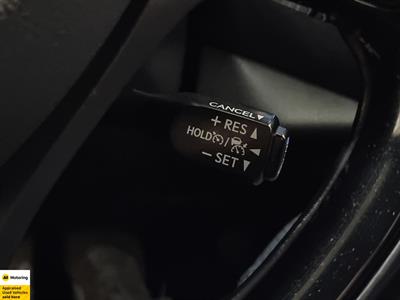 2017 Toyota C-HR - Thumbnail