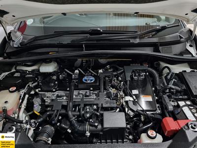 2017 Toyota C-HR - Thumbnail