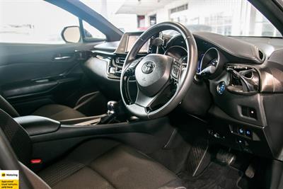 2018 Toyota C-HR - Thumbnail
