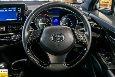 2018 Toyota C-HR - Thumbnail
