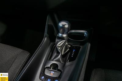 2018 Toyota C-HR - Thumbnail