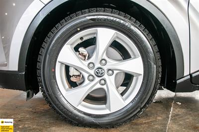 2018 Toyota C-HR - Thumbnail