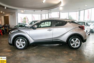 2018 Toyota C-HR - Thumbnail