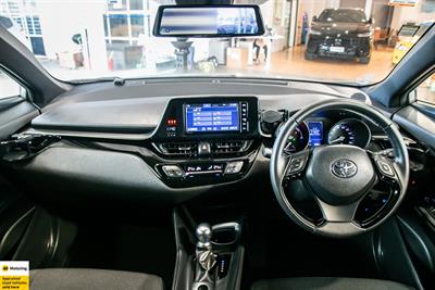 2018 Toyota C-HR - Thumbnail