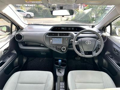 2018 Toyota Aqua - Thumbnail