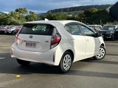 2018 Toyota Aqua - Thumbnail
