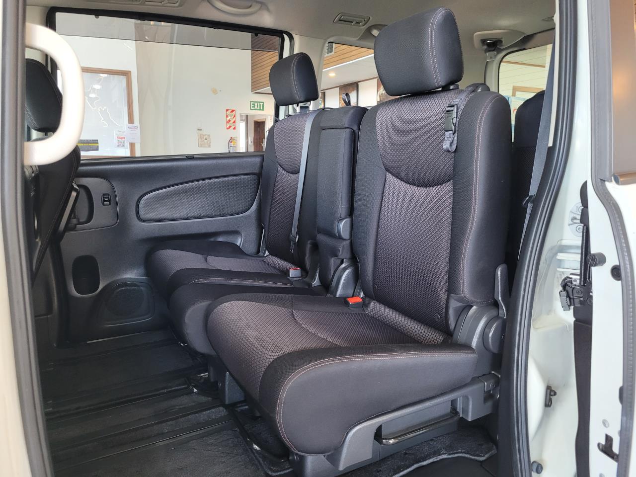 2013 Nissan Serena