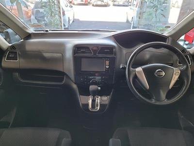 2013 Nissan Serena - Thumbnail