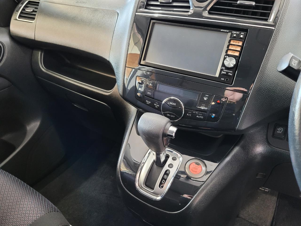 2013 Nissan Serena