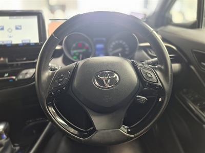 2018 Toyota C-HR - Thumbnail