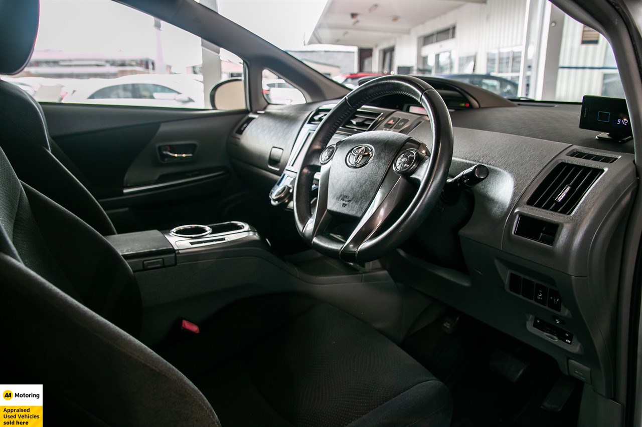 2014 Toyota Prius Alpha