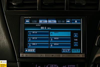 2014 Toyota Prius Alpha - Thumbnail