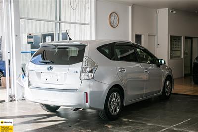2014 Toyota Prius Alpha - Thumbnail
