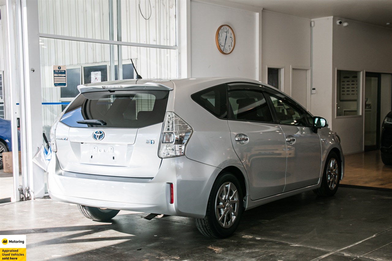 2014 Toyota Prius Alpha