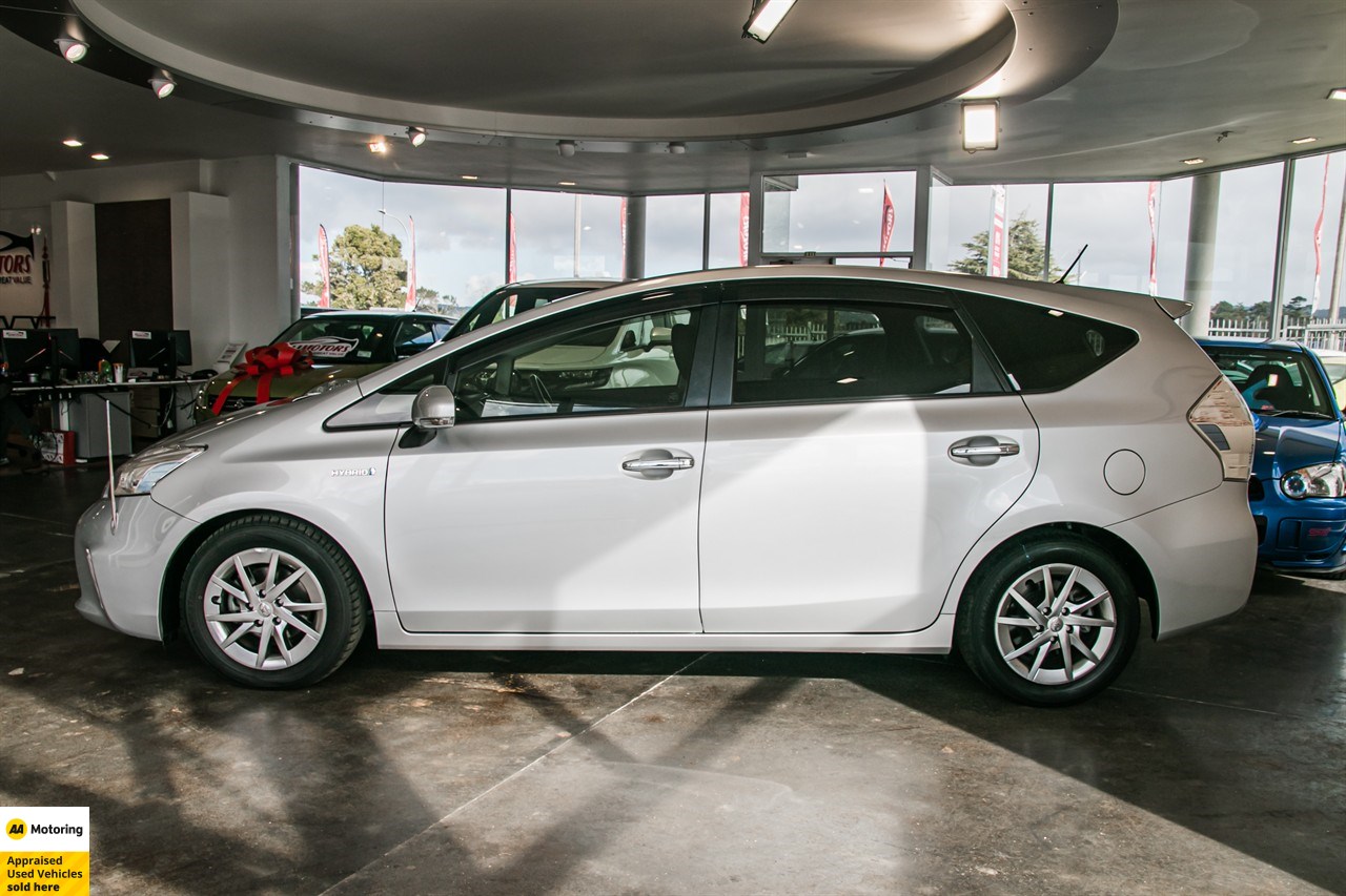 2014 Toyota Prius Alpha