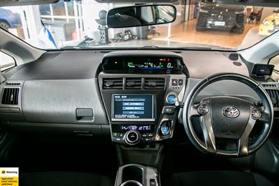2014 Toyota Prius Alpha - Thumbnail