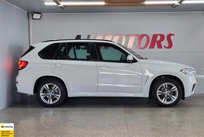 2017 BMW X5 - Thumbnail