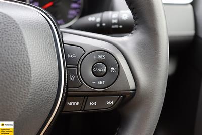 2020 Toyota RAV4 - Thumbnail