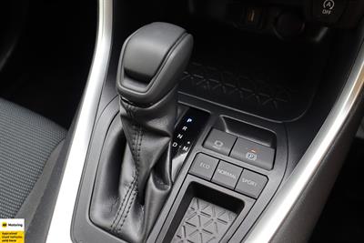 2020 Toyota RAV4 - Thumbnail