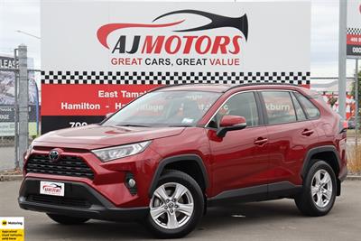 2020 Toyota RAV4 - Thumbnail