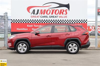 2020 Toyota RAV4 - Thumbnail