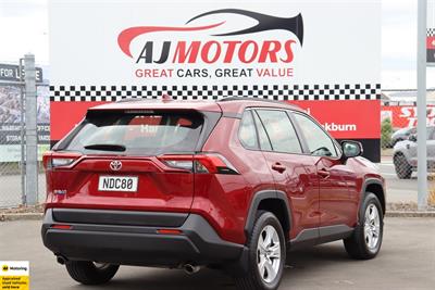 2020 Toyota RAV4 - Thumbnail